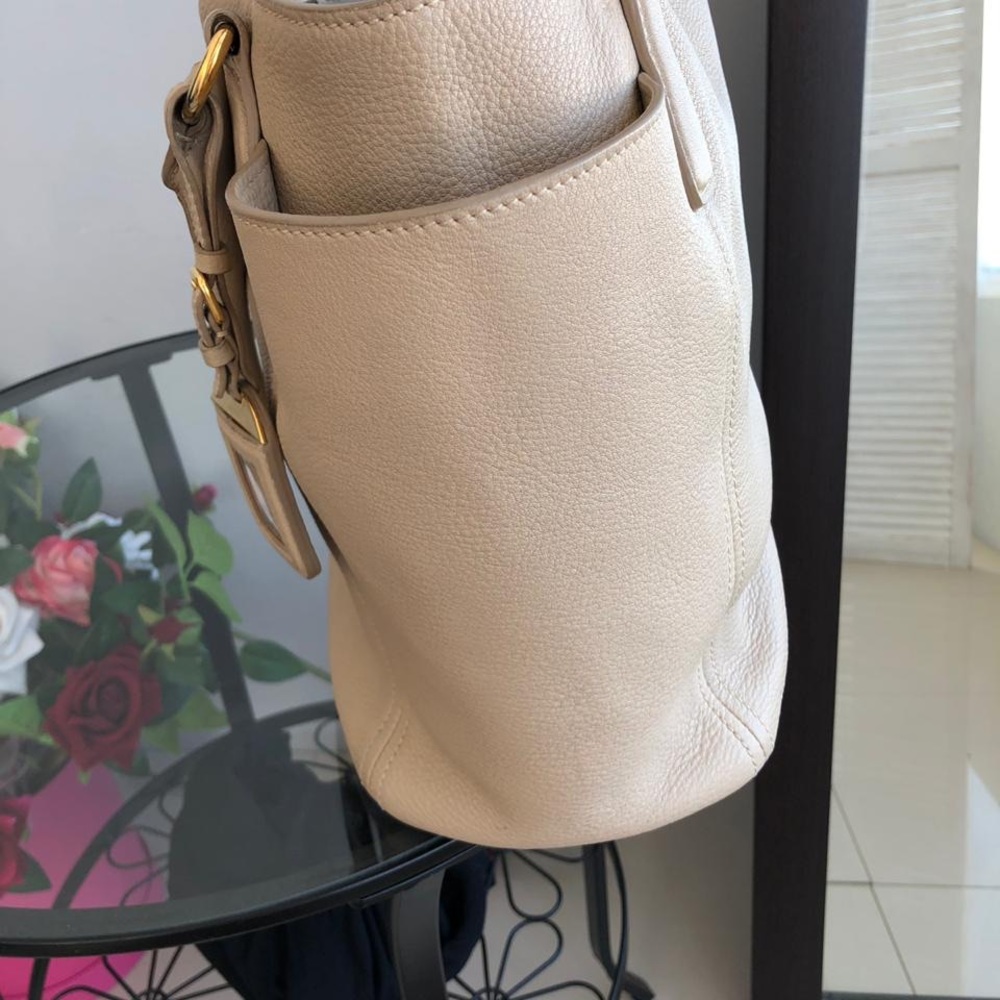 Prada Beige Leather Tote Bag with Gold Hardware - Picture 4 of 16